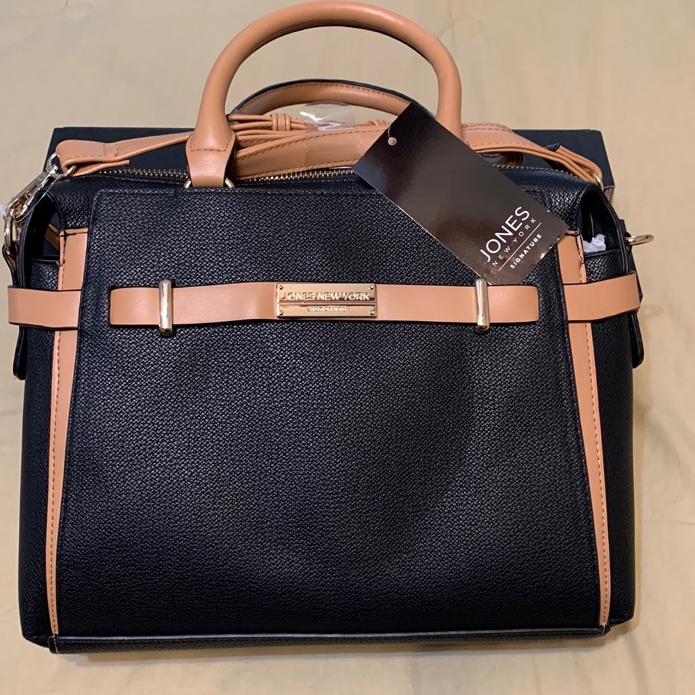 Jones New York pocketbook Black and Tan, NWT, never used.
